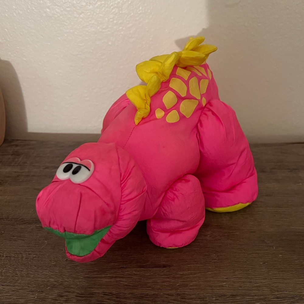 Fisher Price Vintage Puffalumps Pink Stego the Stegosaurus Dino-roars Nylon